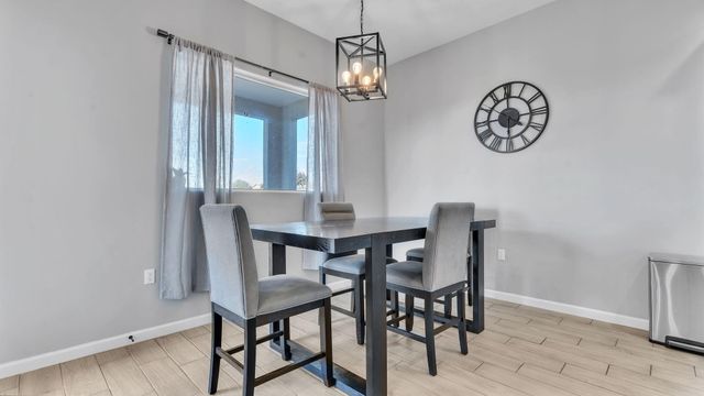 125 2nd Street NE, Rio Rancho, NM 87124