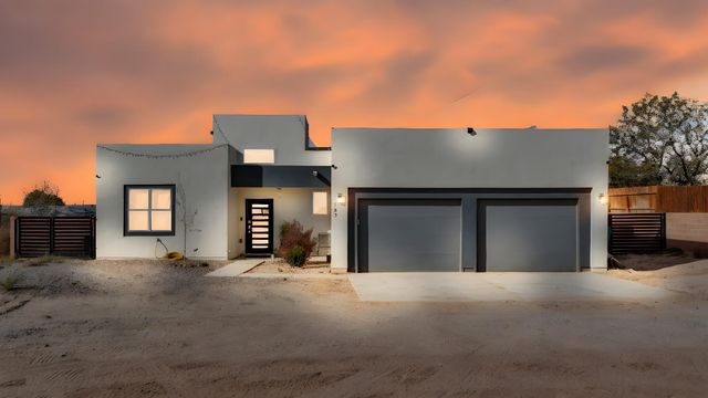 125 2nd Street NE, Rio Rancho, NM 87124