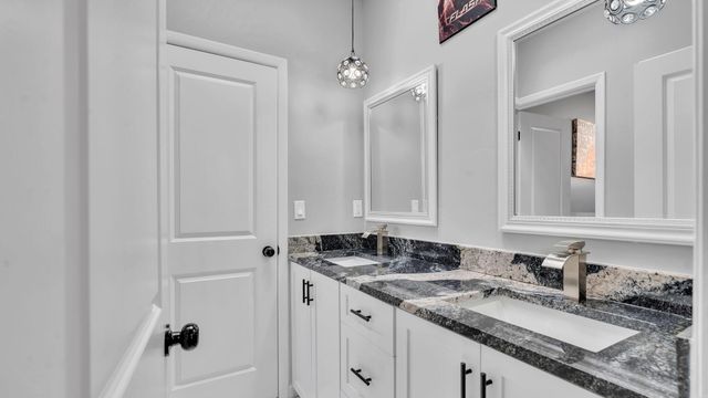 125 2nd Street NE, Rio Rancho, NM 87124