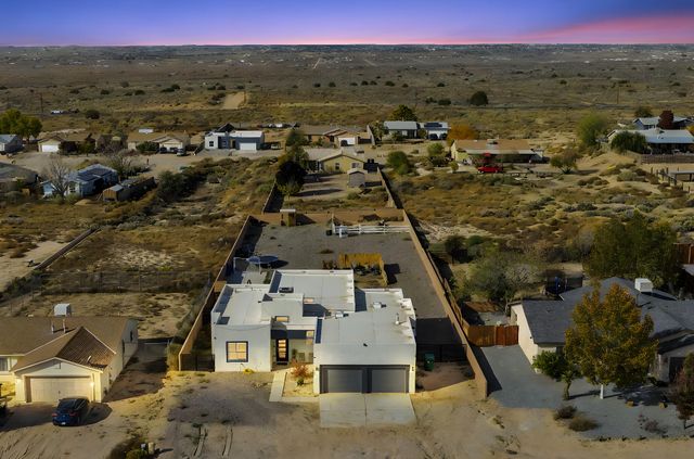 125 2nd Street NE, Rio Rancho, NM 87124