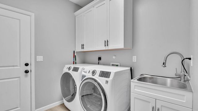 125 2nd Street NE, Rio Rancho, NM 87124