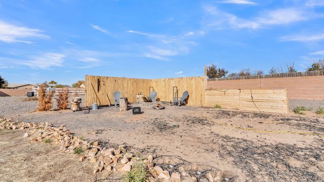 125 2nd Street NE, Rio Rancho, NM 87124