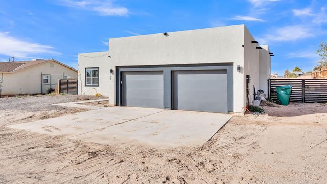 125 2nd Street NE, Rio Rancho, NM 87124
