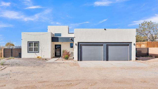 125 2nd Street NE, Rio Rancho, NM 87124
