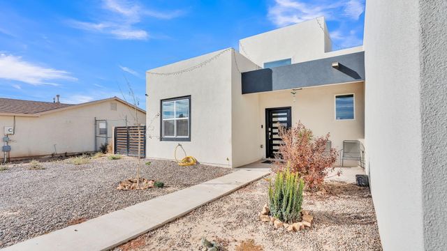 125 2nd Street NE, Rio Rancho, NM 87124