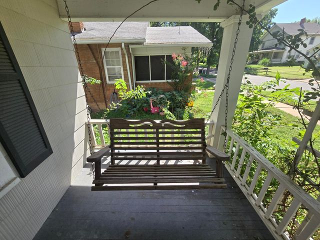 1412 E 2nd Ave, Winfield, KS 67156