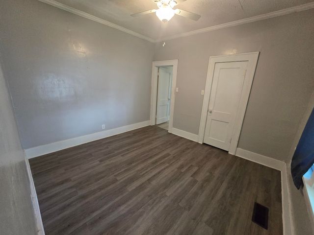 1412 E 2nd Ave, Winfield, KS 67156