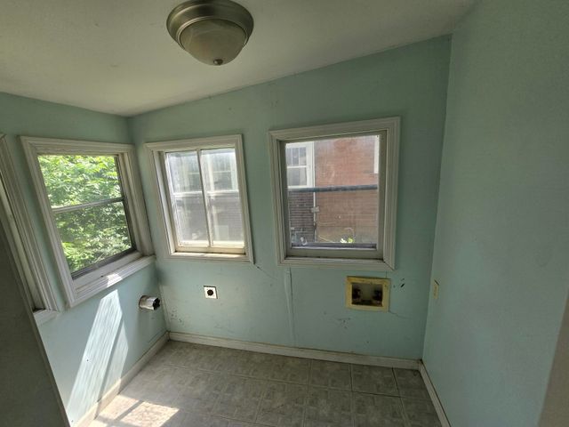 1412 E 2nd Ave, Winfield, KS 67156