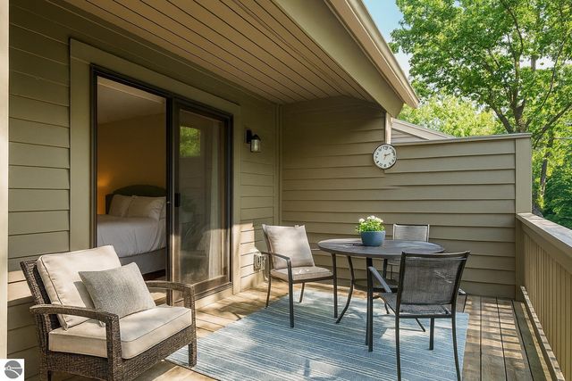 6530 Mission Ridge, Traverse City, MI 49686