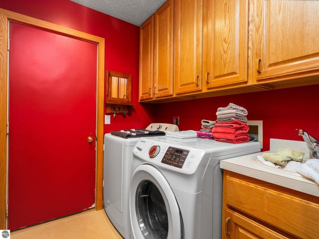 6530 Mission Ridge, Traverse City, MI 49686