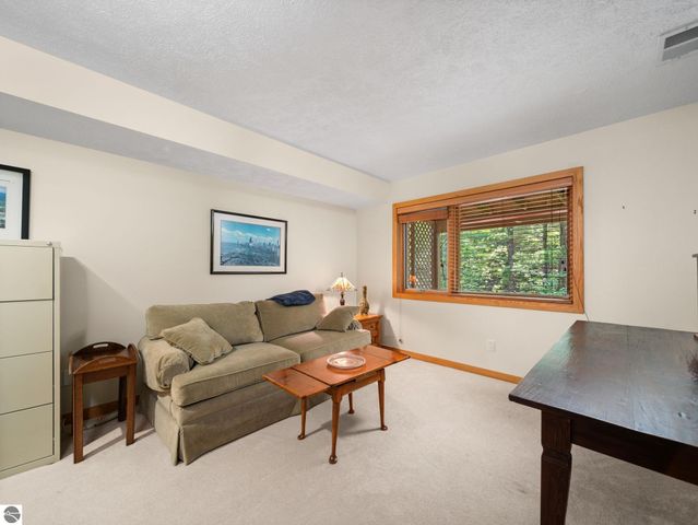 6530 Mission Ridge, Traverse City, MI 49686