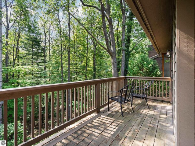 6530 Mission Ridge, Traverse City, MI 49686