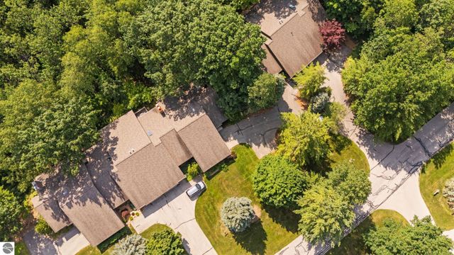 6530 Mission Ridge, Traverse City, MI 49686