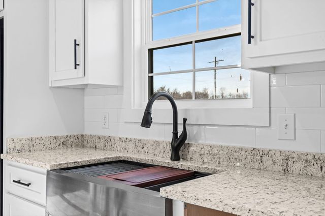 1509 Chardonnay Way, Berea, KY 40403