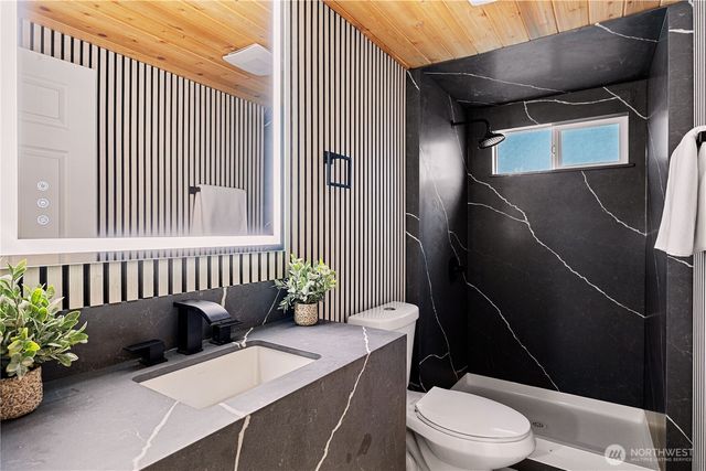 10701 Holly Drive, Everett, WA 98204