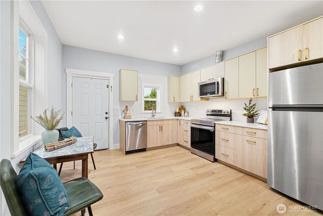 10701 Holly Drive, Everett, WA 98204