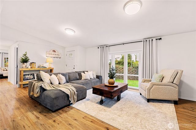 10701 Holly Drive, Everett, WA 98204