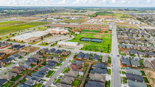 12204 Knoxville Avenue, Lubbock, TX 79423