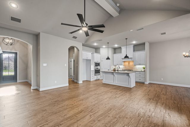 12204 Knoxville Avenue, Lubbock, TX 79423