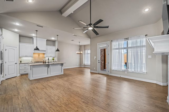 12204 Knoxville Avenue, Lubbock, TX 79423