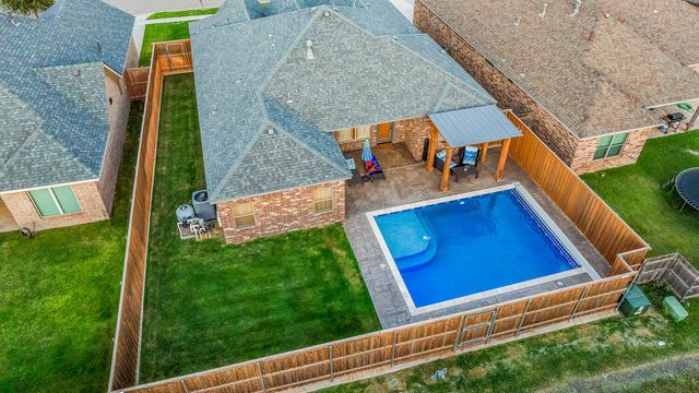 12204 Knoxville Avenue, Lubbock, TX 79423