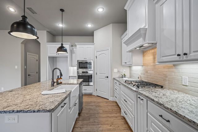 12204 Knoxville Avenue, Lubbock, TX 79423