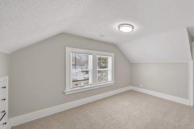 1128 Magnolia Avenue E, Saint Paul, MN 55106