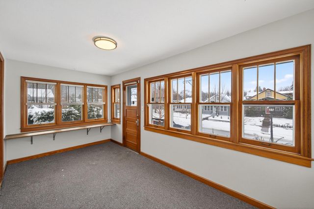 1128 Magnolia Avenue E, Saint Paul, MN 55106