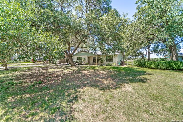 138 Stonegate North Dr, Boerne, TX 78006