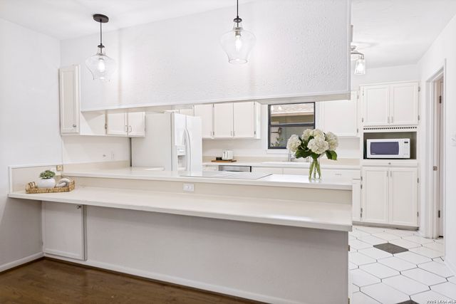 138 Stonegate North Dr, Boerne, TX 78006