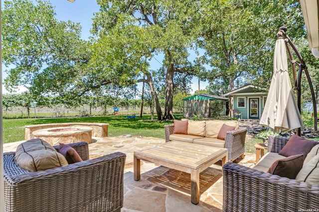 138 Stonegate North Dr, Boerne, TX 78006
