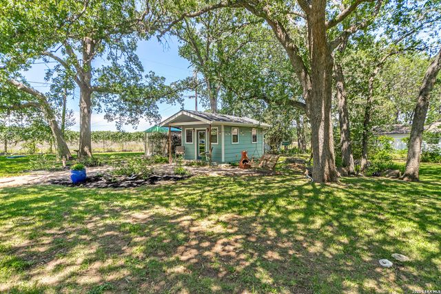 138 Stonegate North Dr, Boerne, TX 78006