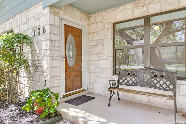 138 Stonegate North Dr, Boerne, TX 78006