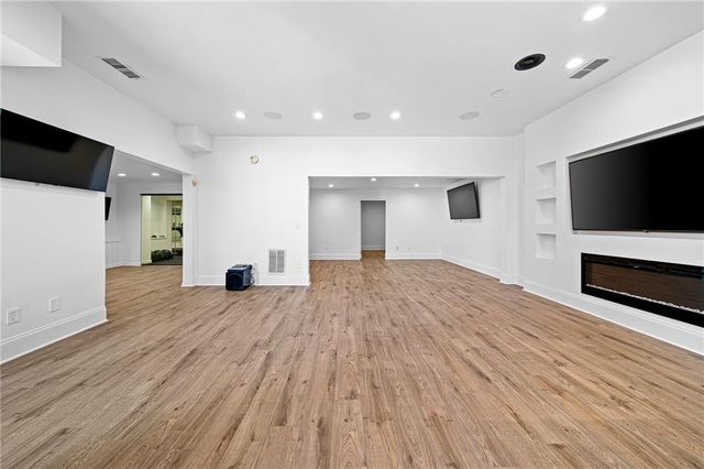 4 Vale Close NE, Atlanta, GA 30324