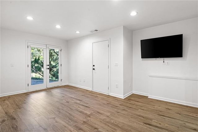 4 Vale Close NE, Atlanta, GA 30324