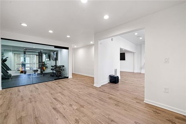 4 Vale Close NE, Atlanta, GA 30324