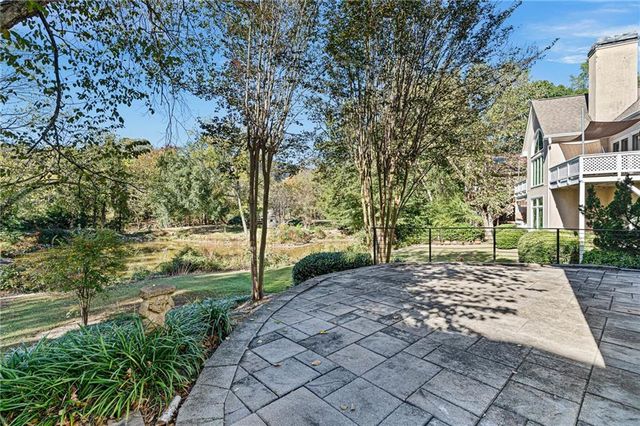 4 Vale Close NE, Atlanta, GA 30324