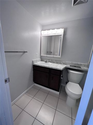 6338 NEWTOWN CIRCLE 38C5, Tampa, FL 33615