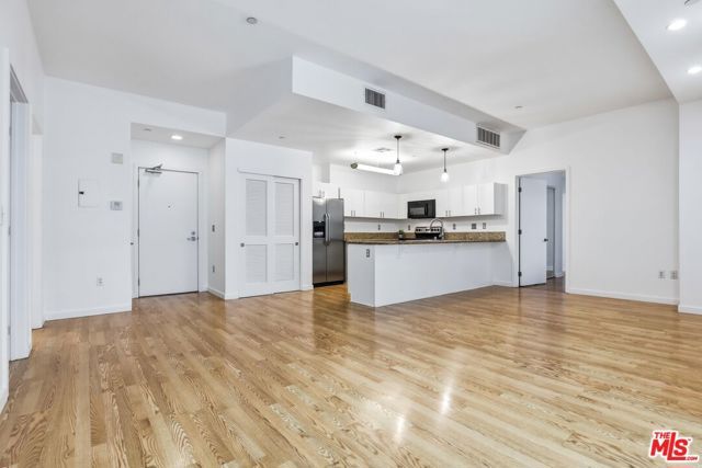 630 W 6th Street 310, Los Angeles, CA 90017