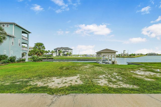 22 Fleming, Hitchcock, TX 77563