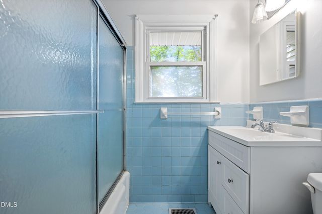 525 Barksdale Drive, Raleigh, NC 27604