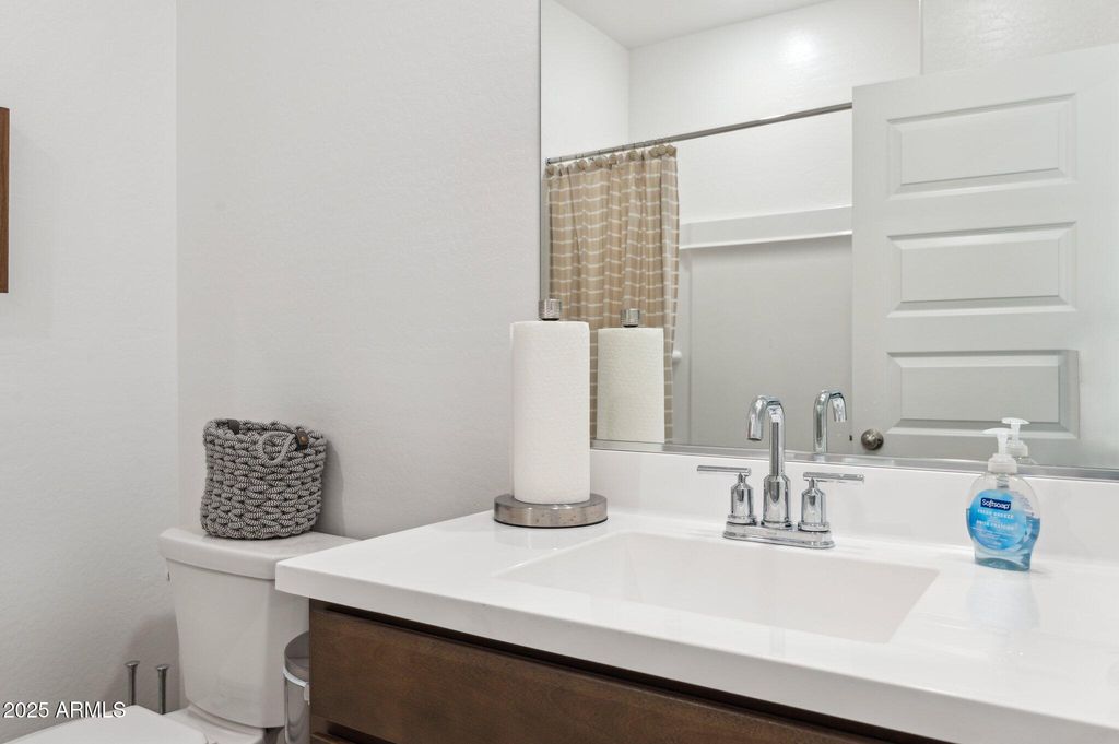 Image 10 of property listing at 23960 W PAPAGO Street, Buckeye, AZ 85326