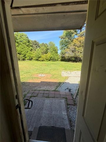 328 Ronthor Drive, Social Circle, GA 30025