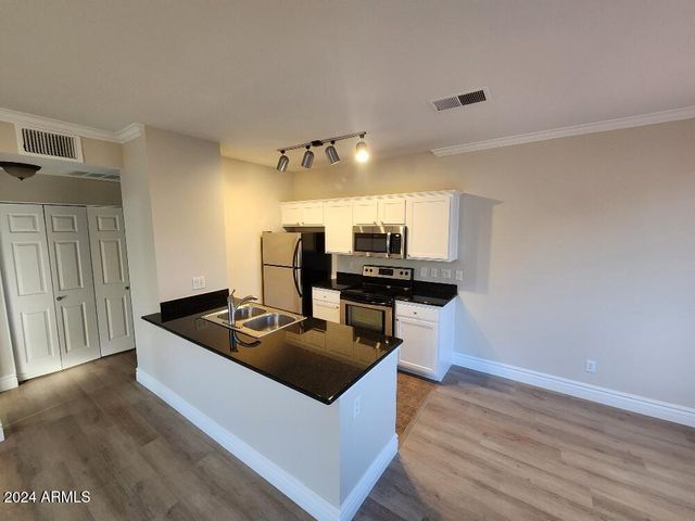 7009 E Acoma Drive Unit 2064, Scottsdale, AZ 85254