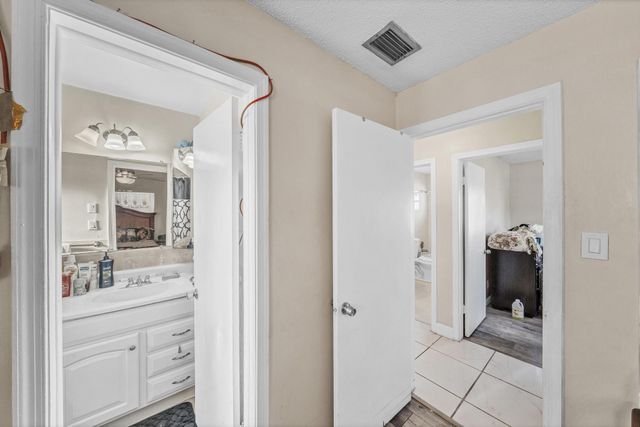 4806 NW 49 Drive, Tamarac, FL 33319