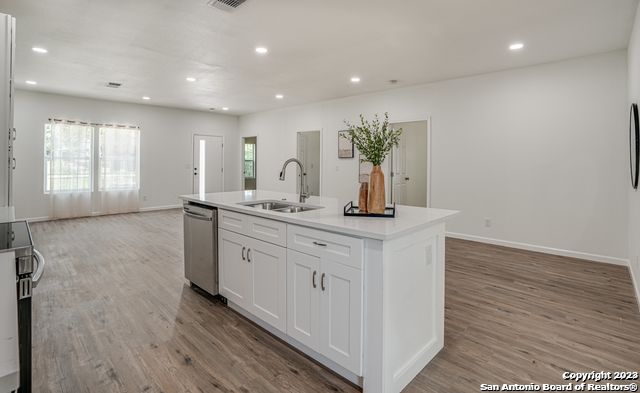 933 DENVER BLVD, San Antonio, TX 78210