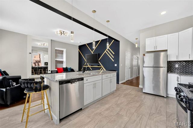 5406 Alaska Avenue, St Louis, MO 63111