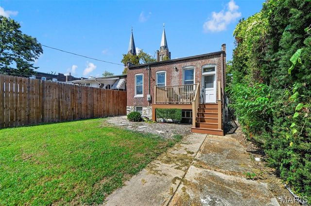 5406 Alaska Avenue, St Louis, MO 63111