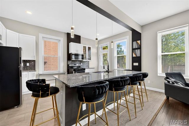 5406 Alaska Avenue, St Louis, MO 63111