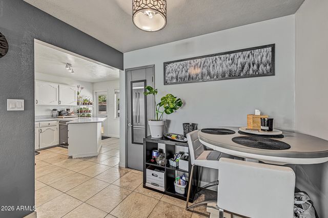 8119 E MITCHELL Drive, Scottsdale, AZ 85251
